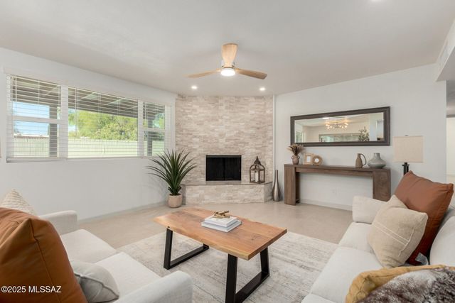 2418 S Palm Springs Drive, Tucson, AZ 85710