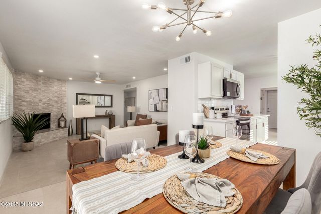 2418 S Palm Springs Drive, Tucson, AZ 85710