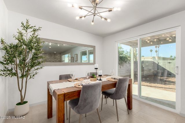 2418 S Palm Springs Drive, Tucson, AZ 85710