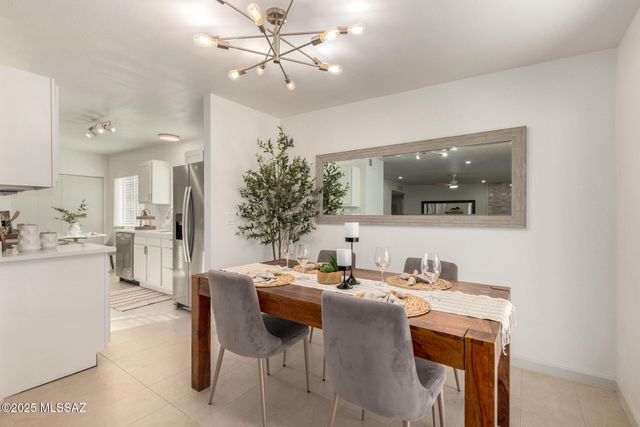 2418 S Palm Springs Drive, Tucson, AZ 85710