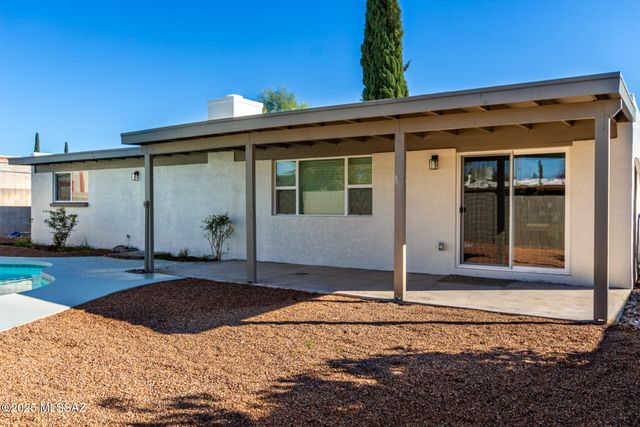 2418 S Palm Springs Drive, Tucson, AZ 85710