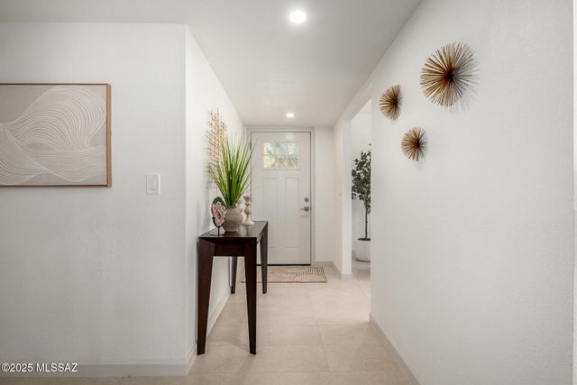 2418 S Palm Springs Drive, Tucson, AZ 85710