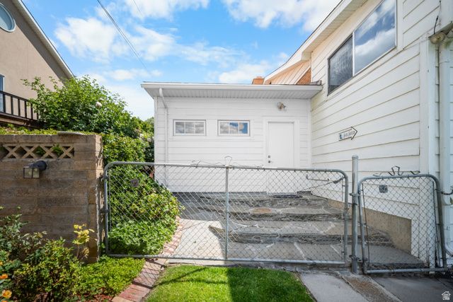 2563 E SUNDOWN AVE, Cottonwood Heights, UT 84121