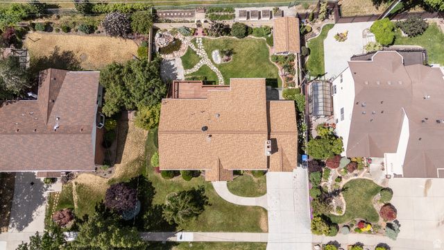 2563 E SUNDOWN AVE, Cottonwood Heights, UT 84121
