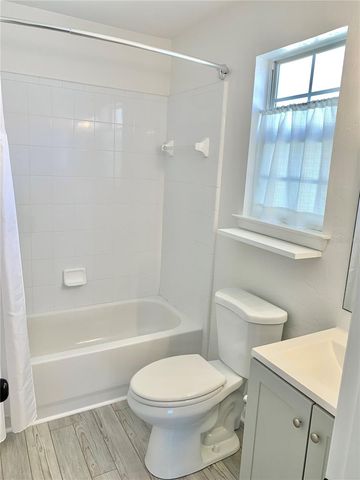 3816 NW 27TH STREET, Gainesville, FL 32605