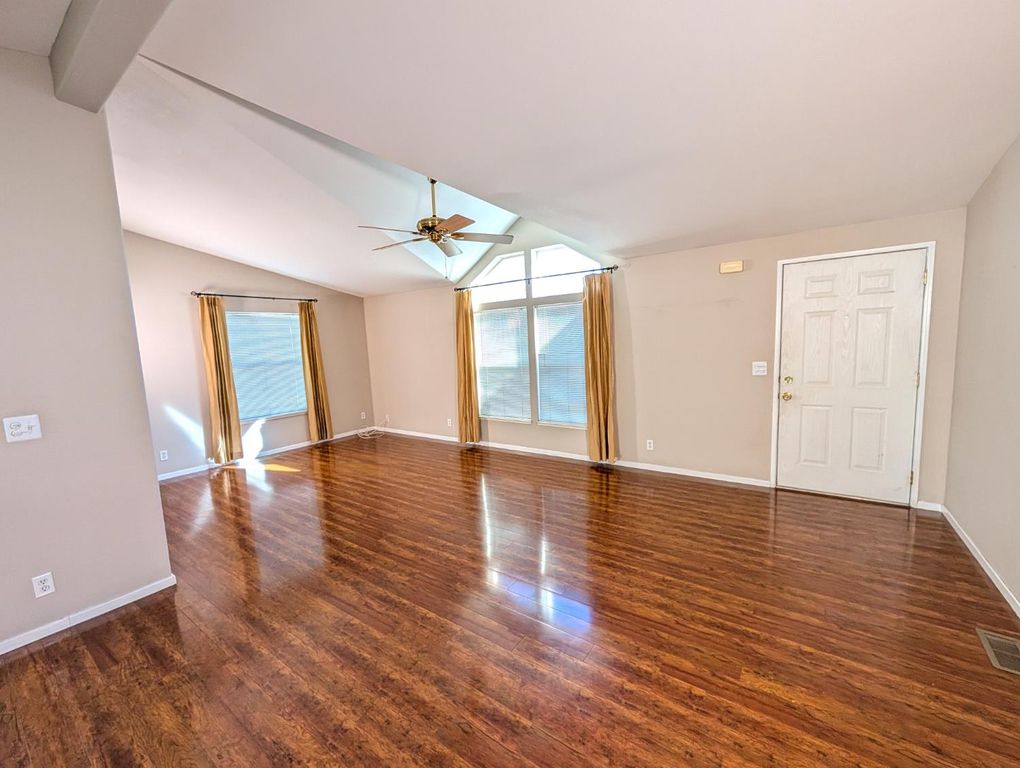 Image 13 of property listing at 1001 Sylmar Avenue # 131, Clovis, CA 93612