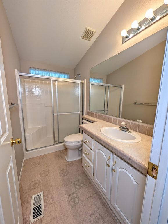 Image 21 of property listing at 1001 Sylmar Avenue # 131, Clovis, CA 93612