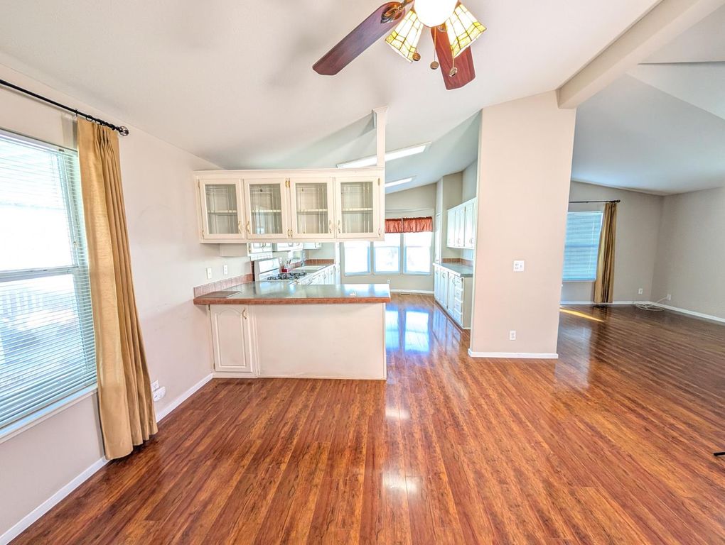 Image 4 of property listing at 1001 Sylmar Avenue # 131, Clovis, CA 93612