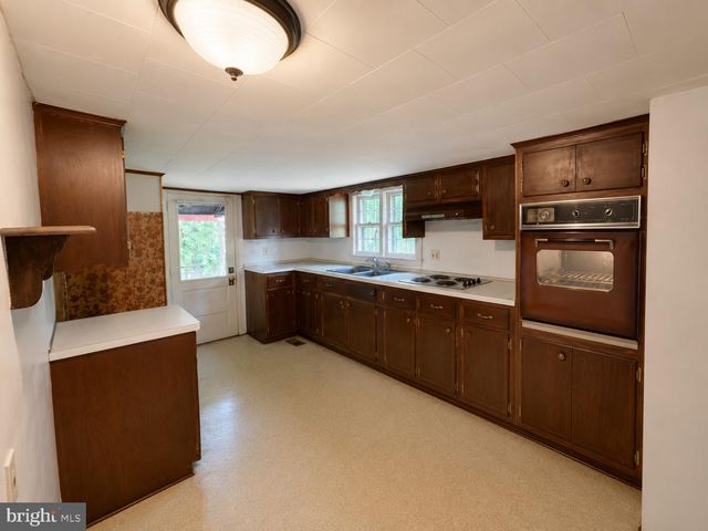 1309 W PHILADELPHIA AVE, Boyertown, PA 19512