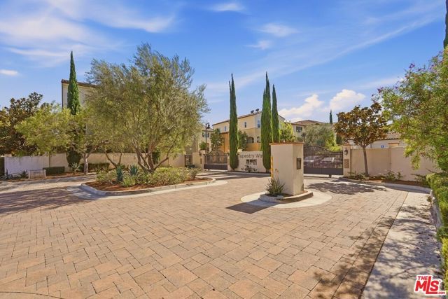 2479 S Tapestry Way, Anaheim, CA 92802
