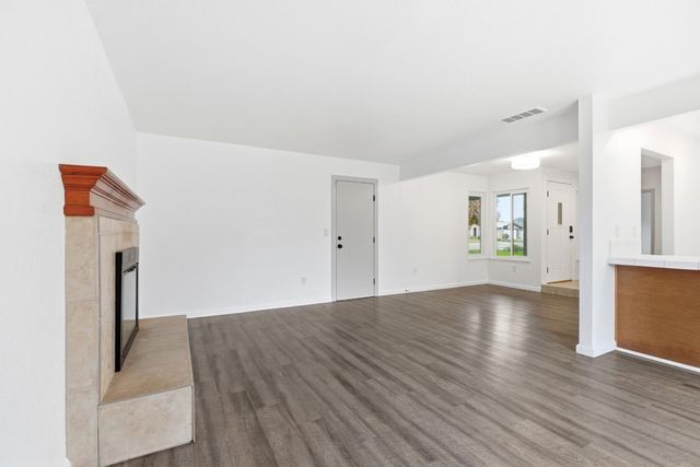 732 Fordham Dr, Stockton, CA 95210