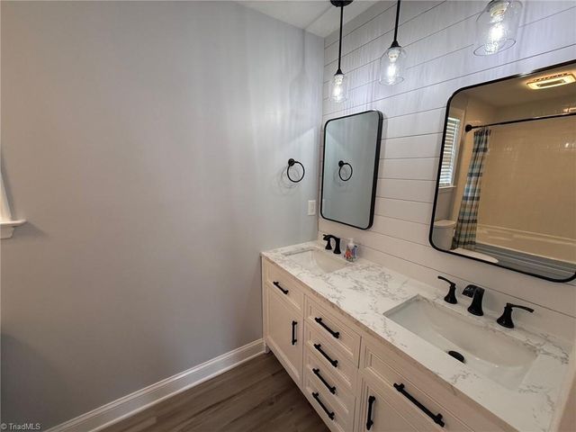 2740 Bridgeport Drive, Winston-salem, NC 27103