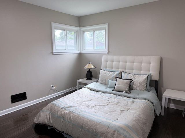 7713 W Verona COURT, Milwaukee, WI 53219