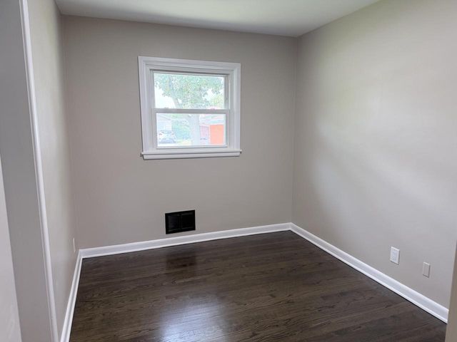 7713 W Verona COURT, Milwaukee, WI 53219