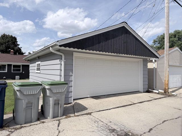 7713 W Verona COURT, Milwaukee, WI 53219
