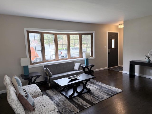 7713 W Verona COURT, Milwaukee, WI 53219
