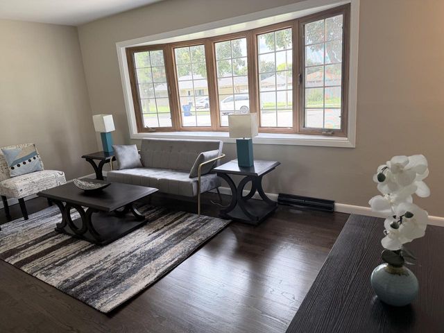 7713 W Verona COURT, Milwaukee, WI 53219