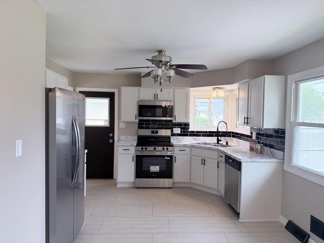 7713 W Verona COURT, Milwaukee, WI 53219
