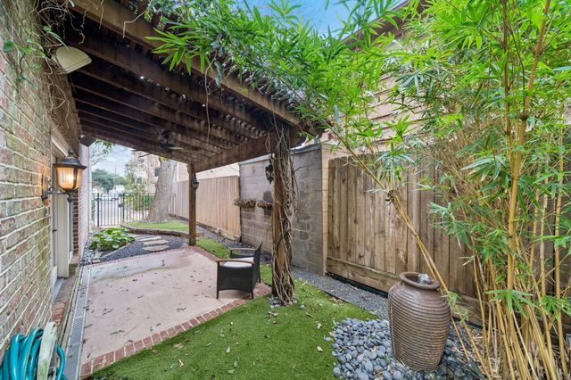 2024 Vermont Street, Houston, TX 77019