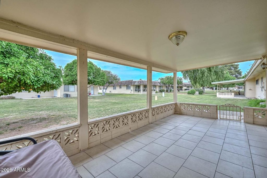 Image 14 of property listing at 10428 W DESERT FOREST Circle, Sun City, AZ 85351