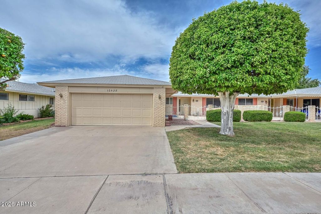 Image 2 of property listing at 10428 W DESERT FOREST Circle, Sun City, AZ 85351