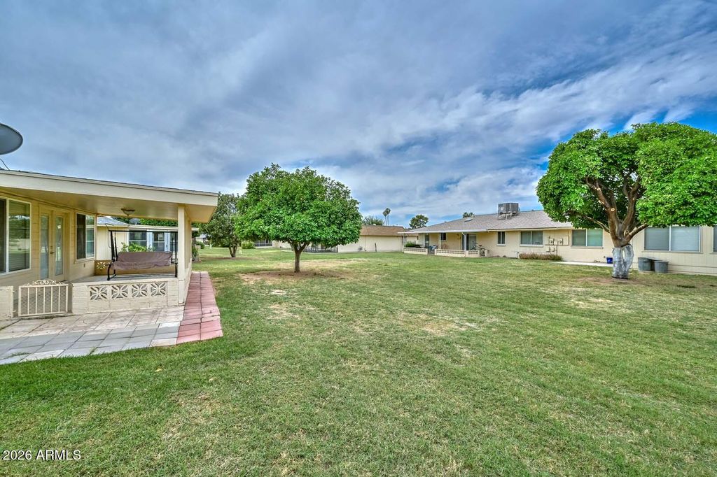 Image 21 of property listing at 10428 W DESERT FOREST Circle, Sun City, AZ 85351
