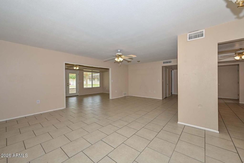 Image 25 of property listing at 10428 W DESERT FOREST Circle, Sun City, AZ 85351