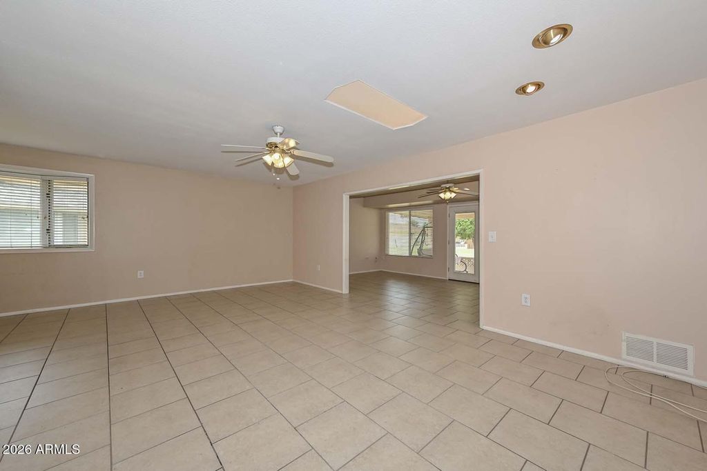 Image 26 of property listing at 10428 W DESERT FOREST Circle, Sun City, AZ 85351