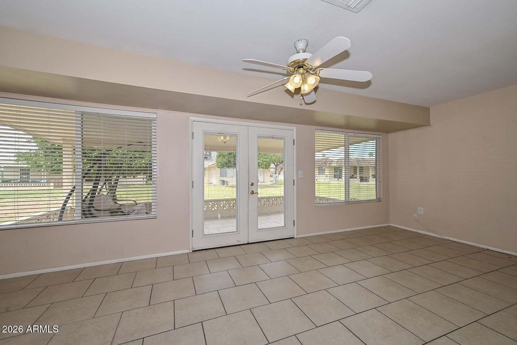 Image 5 of property listing at 10428 W DESERT FOREST Circle, Sun City, AZ 85351