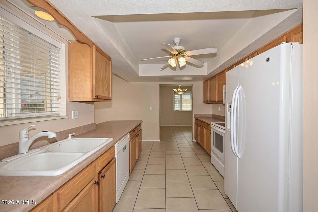 Image 8 of property listing at 10428 W DESERT FOREST Circle, Sun City, AZ 85351