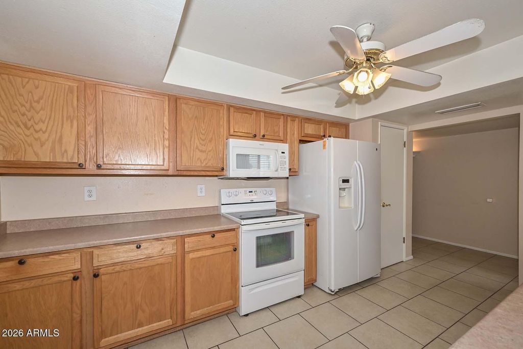 Image 9 of property listing at 10428 W DESERT FOREST Circle, Sun City, AZ 85351