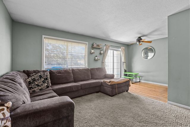 1812 E 123rd Street, Burnsville, MN 55337