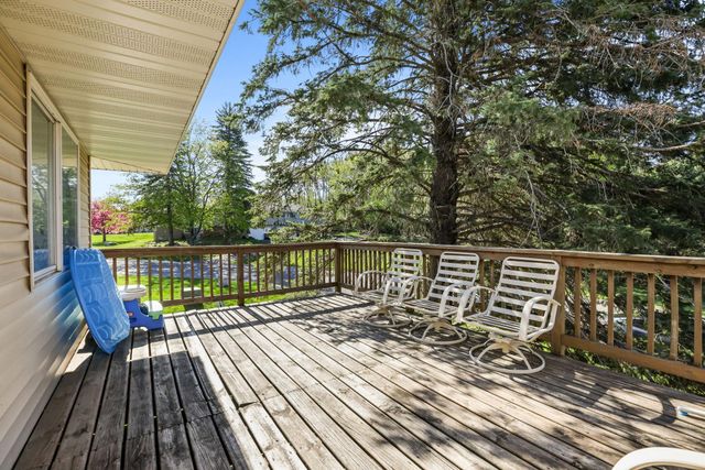 1812 E 123rd Street, Burnsville, MN 55337