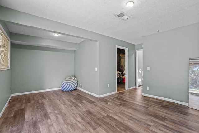 1812 E 123rd Street, Burnsville, MN 55337