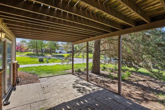 1812 E 123rd Street, Burnsville, MN 55337