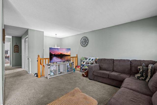 1812 E 123rd Street, Burnsville, MN 55337