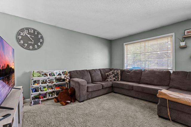 1812 E 123rd Street, Burnsville, MN 55337
