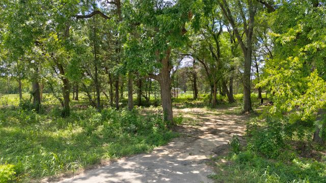 11950 Trinity Hills Road, Kemp, TX 75143