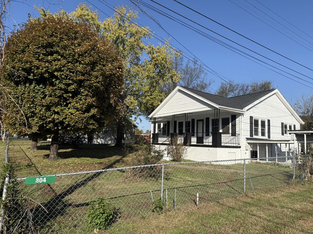 804 Brown St, Columbia, TN 38401