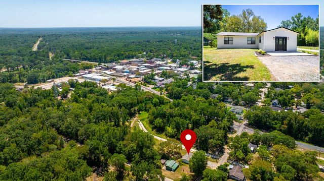 410 E Clarksville St, Jefferson, TX 75657