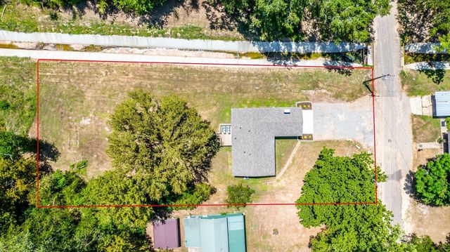 410 E Clarksville St, Jefferson, TX 75657