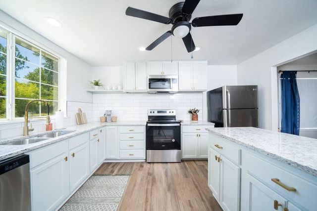 410 E Clarksville St, Jefferson, TX 75657