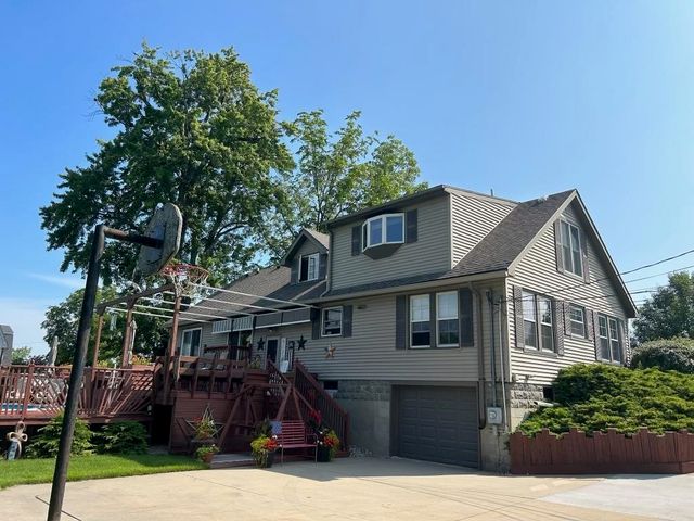 1408 S Huron Road, Kawkawlin, MI 48631