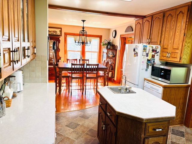 1408 S Huron Road, Kawkawlin, MI 48631