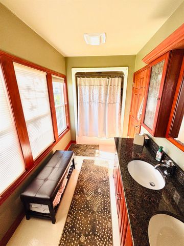 1408 S Huron Road, Kawkawlin, MI 48631