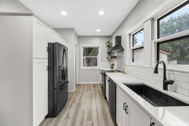 2229 Meadowbrook Drive SE, Cedar Rapids, IA 52403