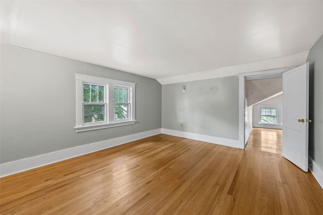 2229 Meadowbrook Drive SE, Cedar Rapids, IA 52403