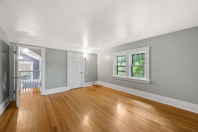 2229 Meadowbrook Drive SE, Cedar Rapids, IA 52403
