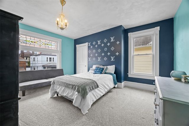 10 Hawthorne Ave, Crafton, PA 15205