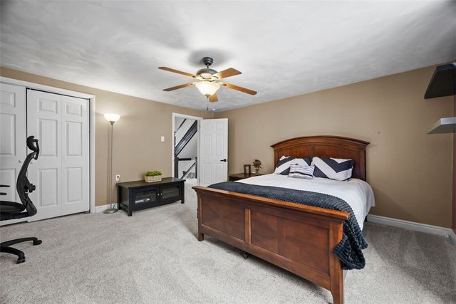 10 Hawthorne Ave, Crafton, PA 15205